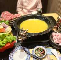 優雅宮廷風火鍋店