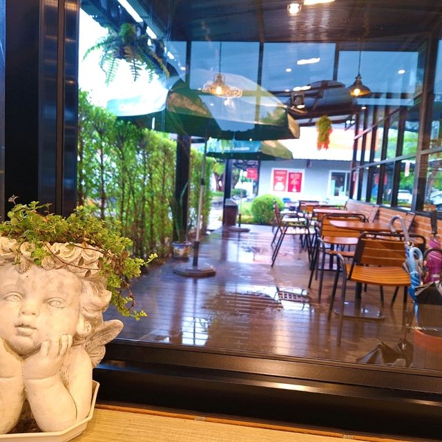 คาเฟ่ อเมซอน สาขา ปตท.เขากลาย