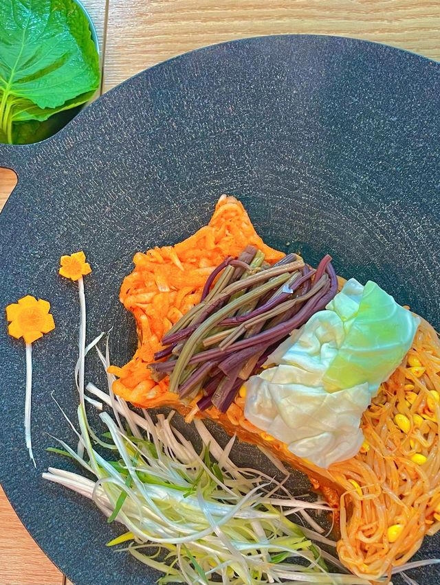흑돼지 모양의 두루치기 맛집, 함덕 “안녕 제주”🌴