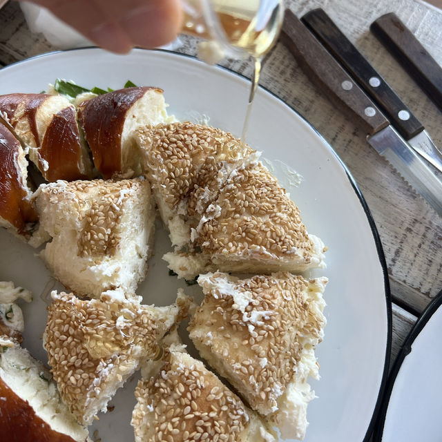 【チェジュ】海を眺めながら食べれる有名ベーグル
