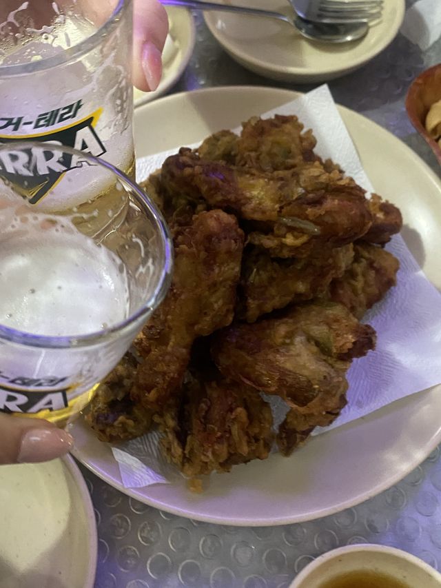 🇰🇷韓国 / ソウル 本当は誰にも教えたくない🤫ここでしか食べられないフライドチキン🍗🍻
