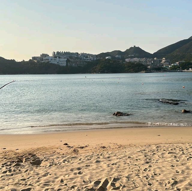 香港島南邊，淺水灣泳灘！流連忘返！