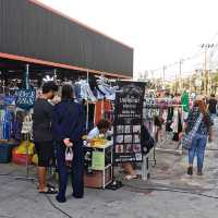 ตลาดนัดชื่อดังย่านนทบุรี​  