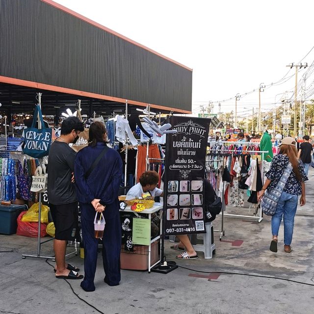 ตลาดนัดชื่อดังย่านนทบุรี​  