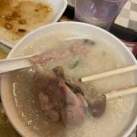 花生醬叉燒腸加生滾雞肉腸粥， 正！
