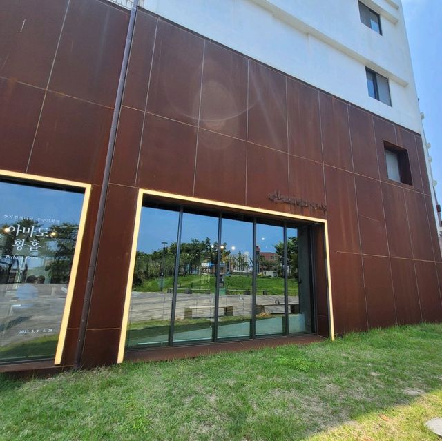 제주여행 중 멋진 전시를 볼 수 있는 산지천갤러리
