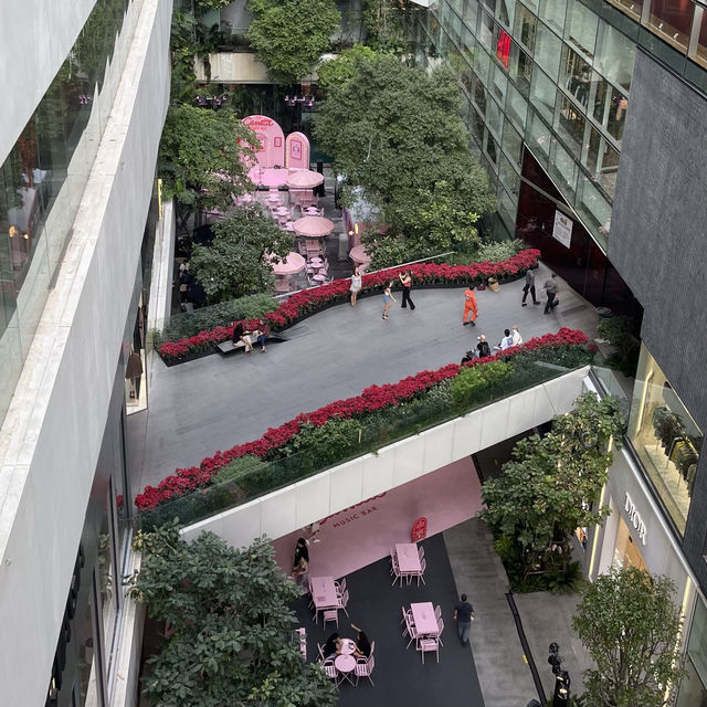 「EmQuartier：曼谷極致奢華，無盡購物魅力等你來發現！」
