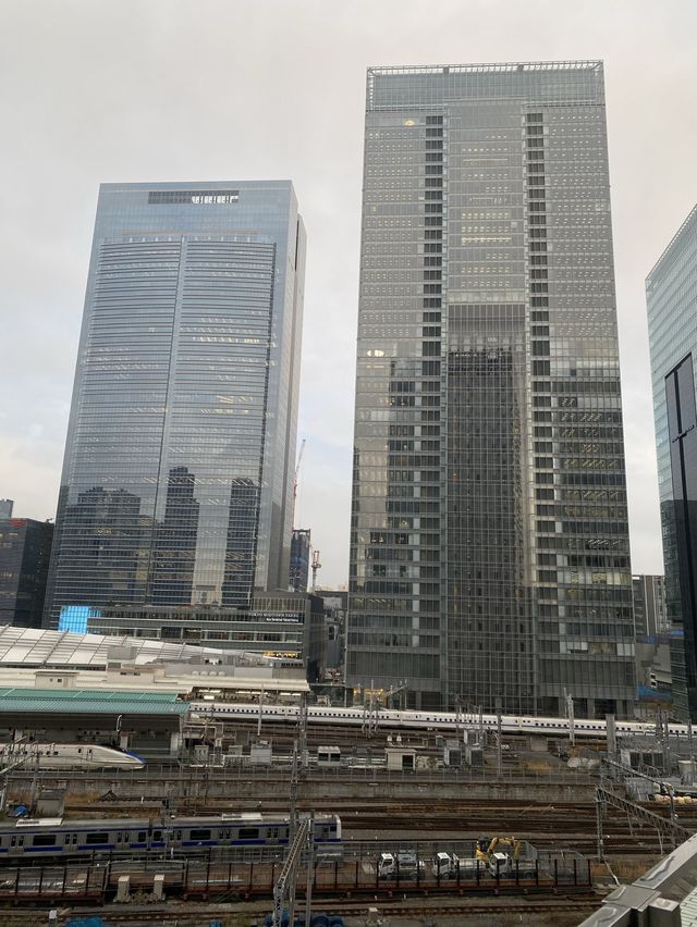 屋上庭園から眺める東京駅