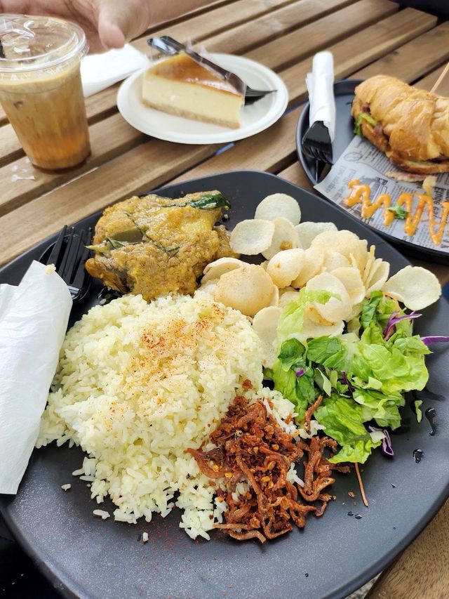 Open air cafe at Equestrian Park 