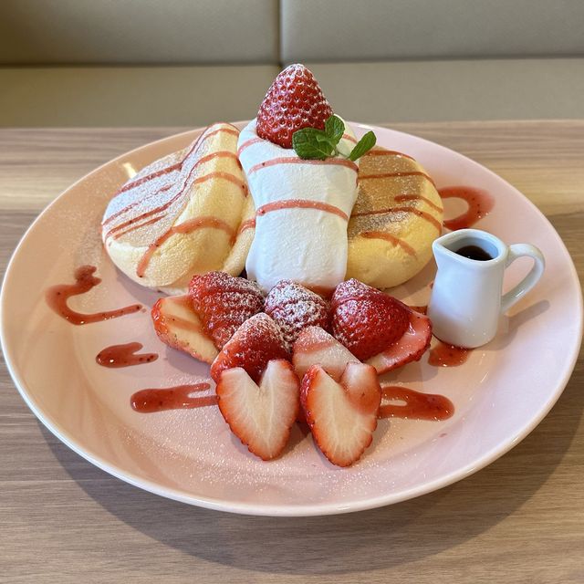 ᴺᴱᵂ🚩今年もスタート❕名古屋1美味しい苺のパンケーキ