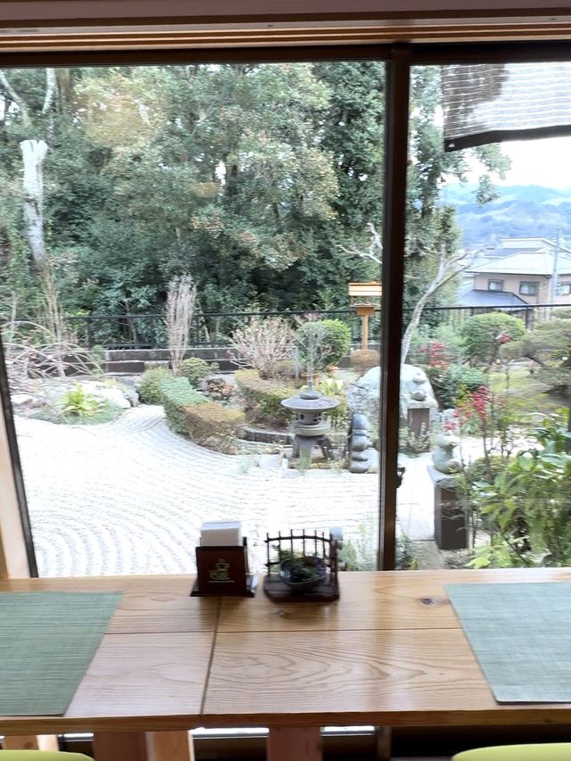 【福岡カフェ】枯山水を見ながらゆっくりとお食事しませんか？🌳