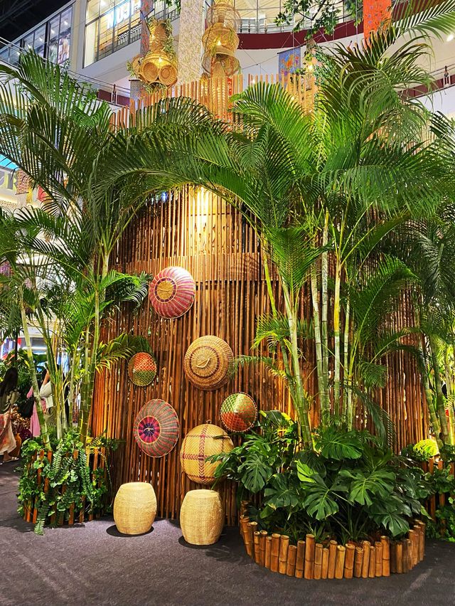 Selamat Hari Raya from Midvalley 😍