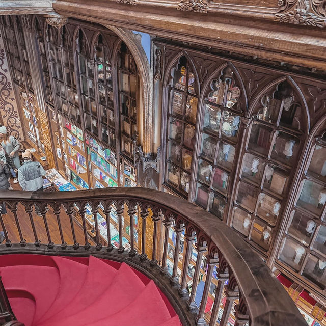 全世界最美的書店原來在葡萄牙