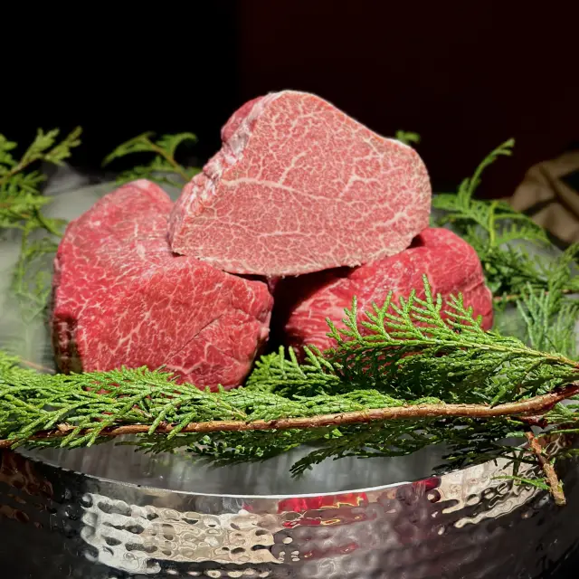 Tokyo | A Yakiniku Restaurant So Good It'll Make You Roll Your Eyes