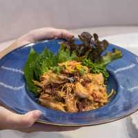 ร้านอาหารอร่อยในเมืองเชียงใหม่ มีสระให้เล่นน้ำ 