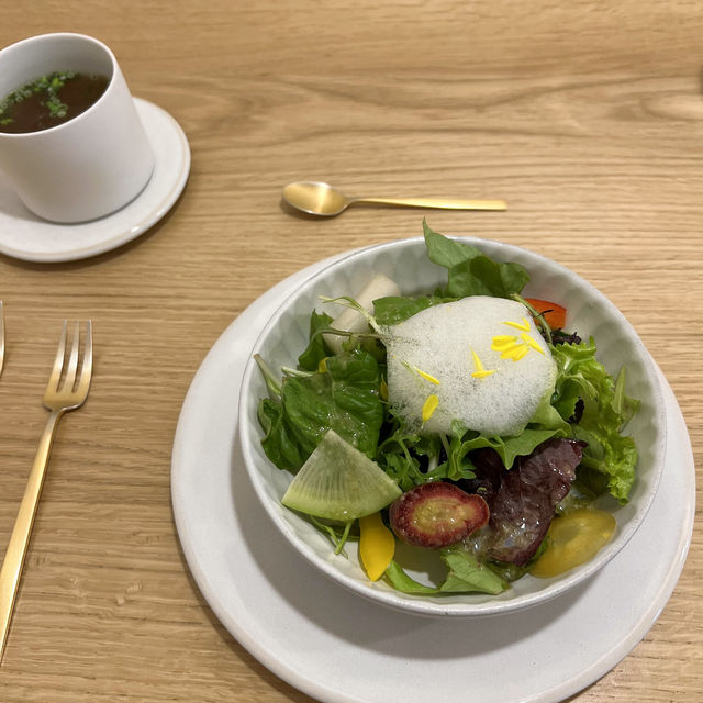 モクモクスモークのローストビーフ丼