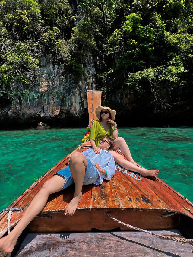  #phi-phi island