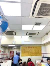 香港　香港観光　絶対に外せない香港グルメ　 エビワンタン麺は最高だ！