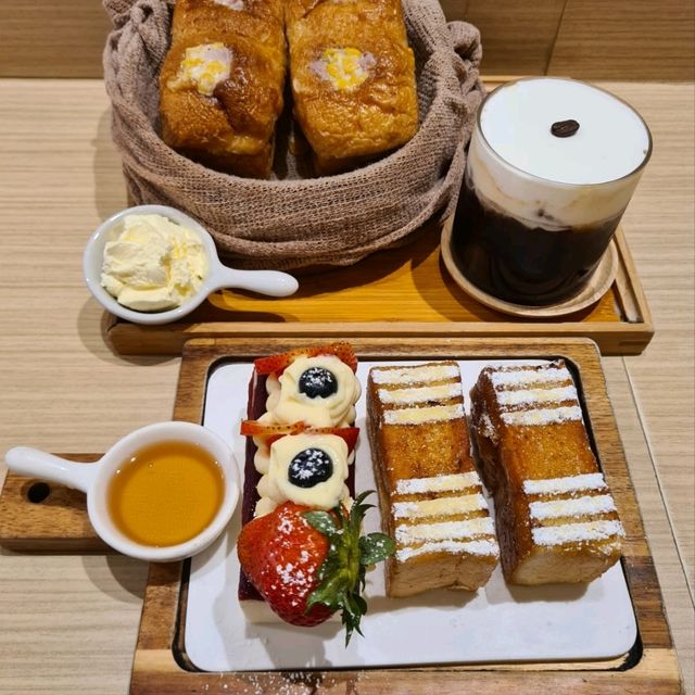 FLUFFY and SWEET goodness - Korea's famous in Bangkok