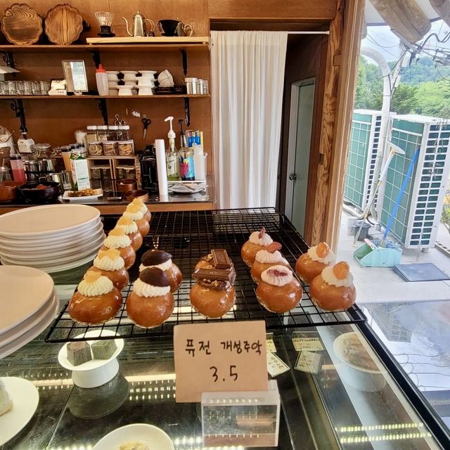 포천 고모리에 위치한 사계절 모두 아름다운 감성카페: 포공영커피