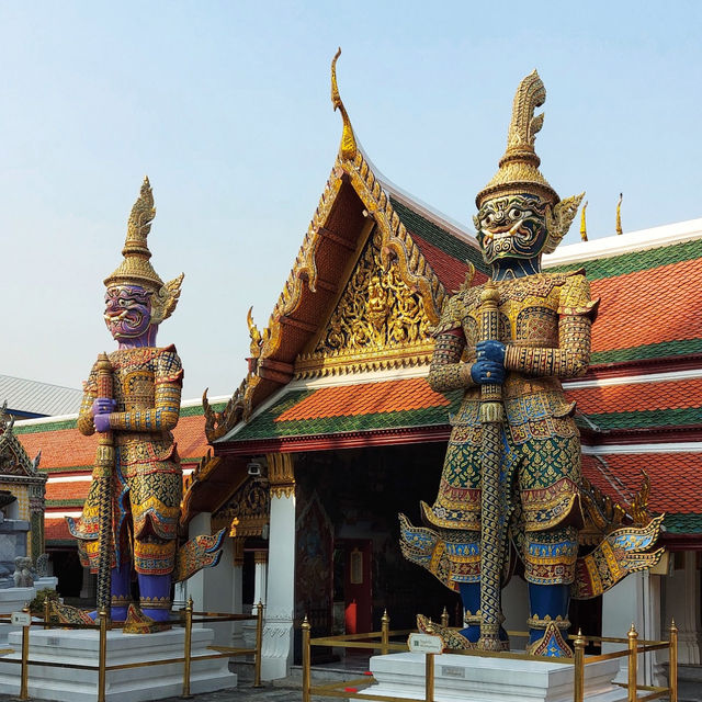 Experience the grandeur of Thailand’s royal heritage at the Grand Palace – where history comes alive