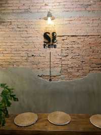 Aesthetic cafe