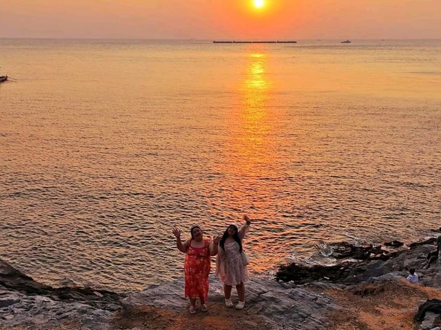 จุดชมวิว ช่องเขาขาด เกาะสีชัง 