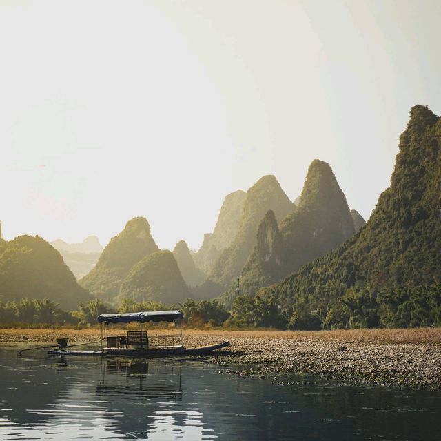 Li River, one of Earth's most beautiful wonders Li River, one of Earth's most beautiful wonders