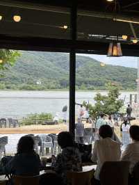 두물머리의 수려한 자연경관을 보며 🏞️ 커피타임을 가질 수 있는 사진명소카페