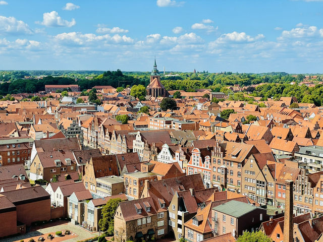 A unique architectural beauty and captivating urban escape🇩🇪😎