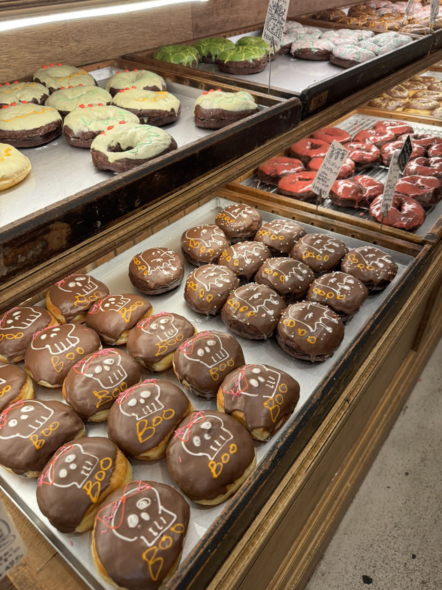 【福岡カフェ】行列ができる大人気のドーナツ屋さん🍩種類多すぎて悩む🍩