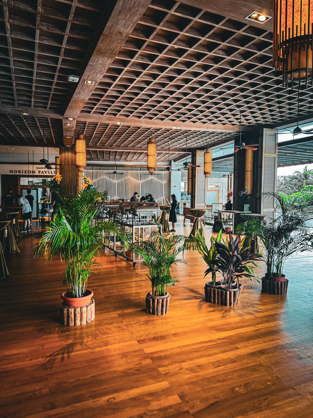 Buffet Dining at Shangri-La Hotel, Sentosa