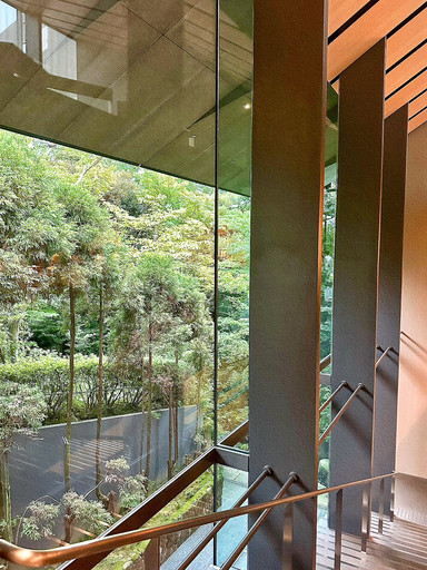 ツーリ・リー 『静かな午後』10号 Zili Li ユネスコ公認画家　三越銀座 Nezu Museum: A quiet corner of Tokyo that combines art and nature