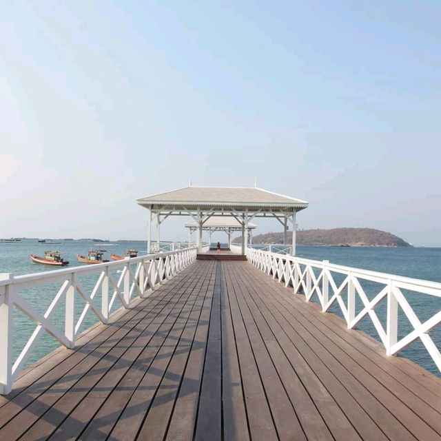 Asdang Bridge & Koh Si Chang Island Views