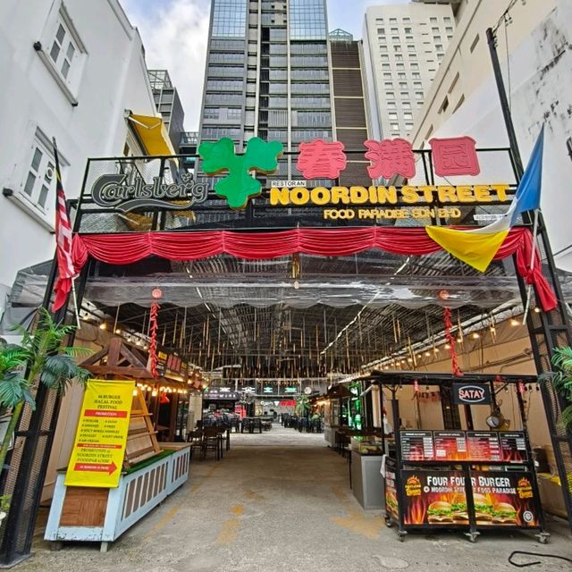 Dining on a Bus: A Unique Penang Street Food Experience