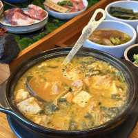 【韓国】見た目も豪華🌟 8種類のサムギョプサルセットが食べれるお店