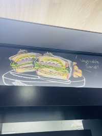 【神奈川県/平塚　有名作家からインスピレーションを受けて生まれたサンドイッチ🥪】