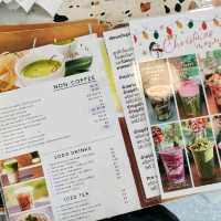 Sicha Cafe คาเฟ่ในบรรยากาศคริสต์มาส