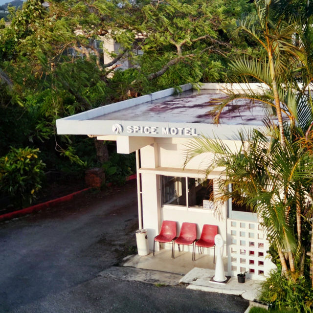【沖縄本島・中部】アメリカのモーテルみたいな宿に泊まってみた