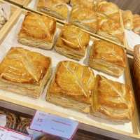 เบเกอรี่ร้านดังมีให้เลือกอร่อยกว่า 3,000 ชิ้น