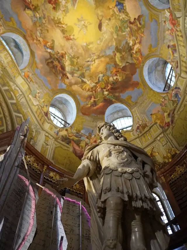 ห้องสมุดที่สวยที่สุดในโลก: ห้องสมุดแห่งชาติออสเตรีย