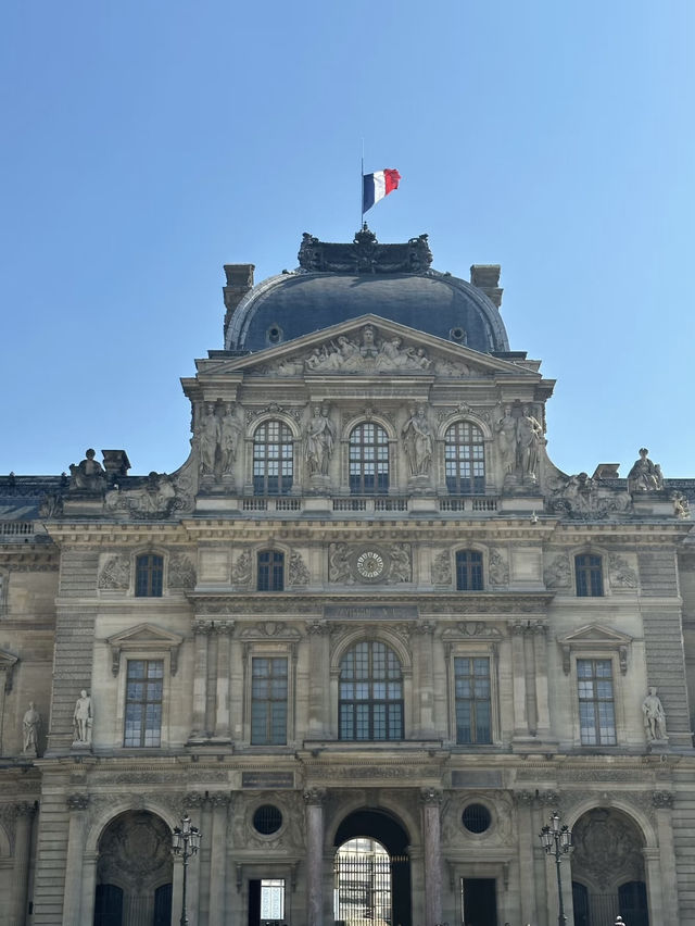 Musée du Louvre: A Masterpiece of Art and History