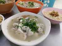 Lets Doscover Best Pork Soup located At Batupahat 