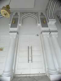 Modern design representing the Islamic architectural element