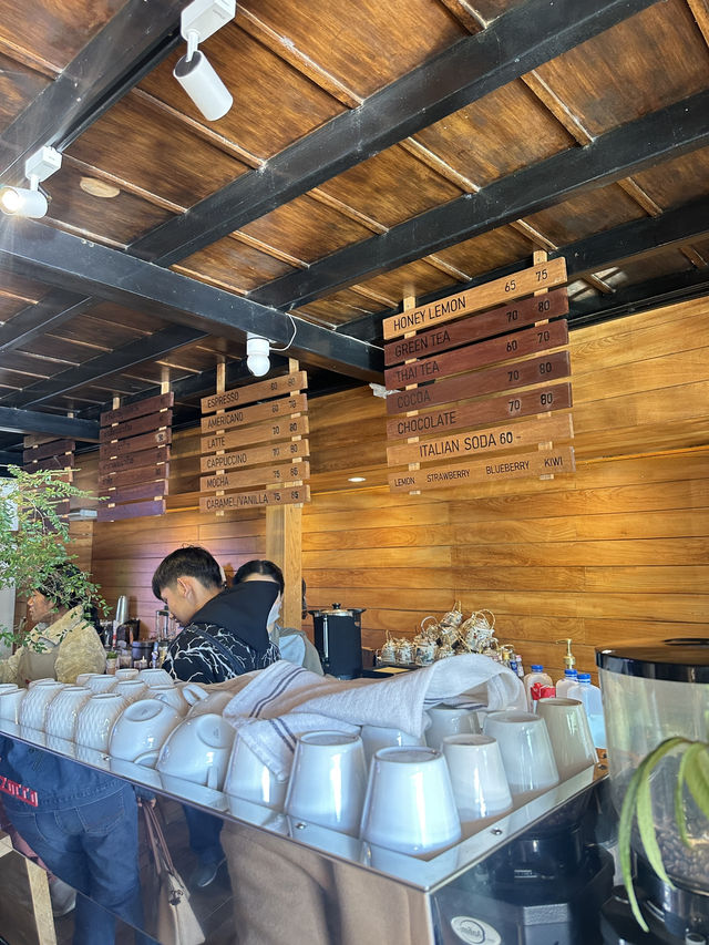 คาเฟ่บ้านรักไทย จ.แม่ฮ่องสอน 