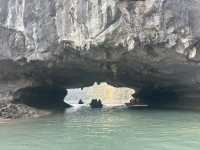 A Perfect Day Trip to Ha Long Bay – Nature’s Masterpiece! ⛵🌊