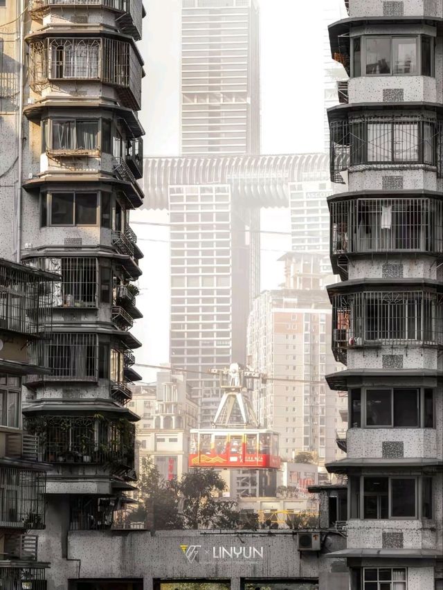 探索重慶老城區‐ 暴走三萬步感受新舊交融城市之美，打卡也是十分出片 📸🤍