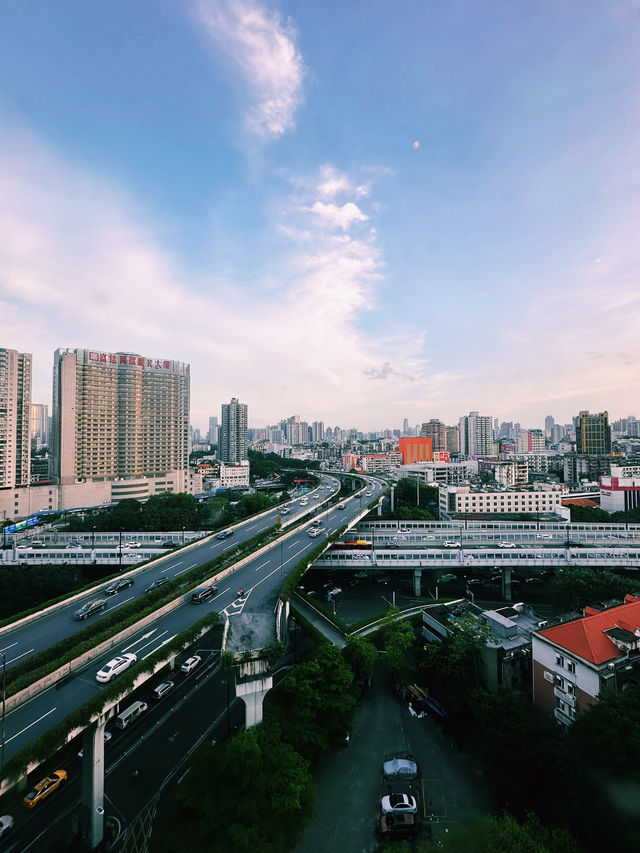 Evening Vibes in Guangzhou’s Tianhe District