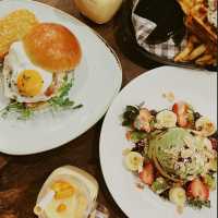 Rustic Elegance at Paddock Cafe