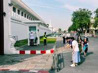 泰國曼谷當地著名城市保護神廟推薦：國柱神廟，適合求好運拍照打卡遊玩。 